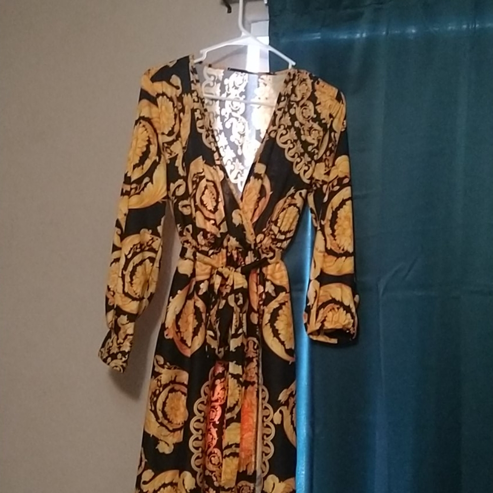 Baroque print belted dress